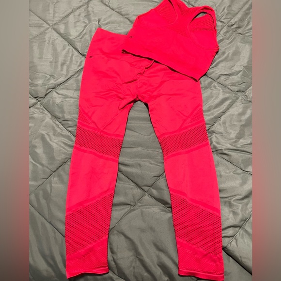 Red Fabletics Matching set - Picture 2 of 5